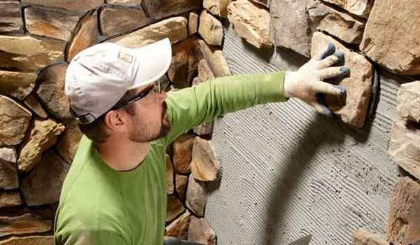 Дикий камень для фасада: достоинства и недостатки, технические хаpaктеристики, технология отделки + фото Дикий камень для фасада: достоинства и недостатки, технические хаpaктеристики, технология отделки + фото