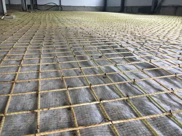 Арматурная сетка для бетонного пола: Использование, монтаж и советы по выбору +Видео Арматурная сетка для бетонного пола: Использование, монтаж и советы по выбору +Видео