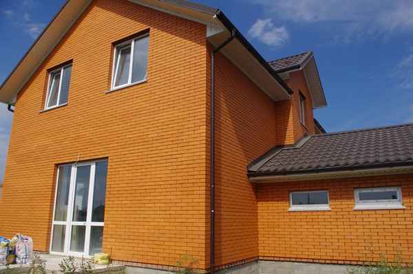 Облицовочный кирпич для фасада: варианты отделки частных одноэтажных и двухэтажных домов с помощью разных цветов + фото