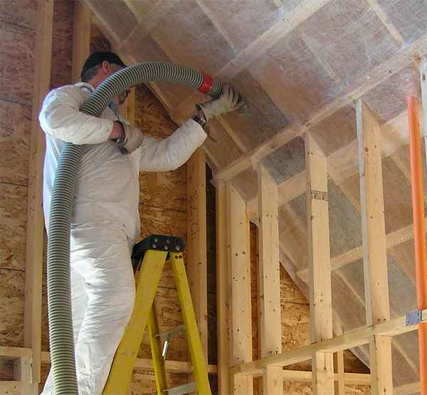 Как качественно выполнить задувку эковаты в стены каркасного дома своими руками: Советы и оборудованиеТехнологии +Видео