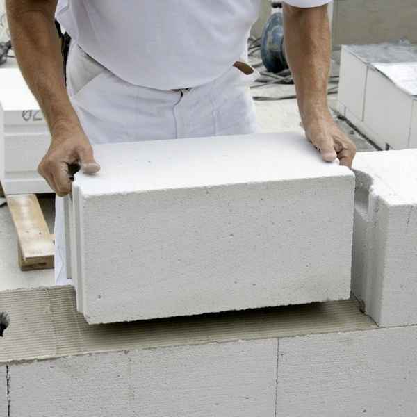 Что лучше газоблок или пеноблок: Какой материал лучше? +Видео