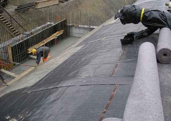 Гидроизоляционная мембрана для фундамента, ее свойства и технические хаpaктеристики: Особенности производства и использования +Фото и Видео