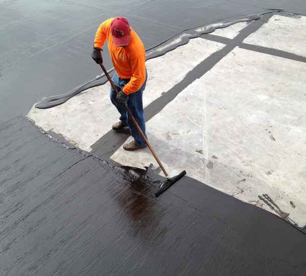 Разновидности каучуковой и битумной мастики: Виды и их отличие в использовании и гидроизоляции +Фото и Видео