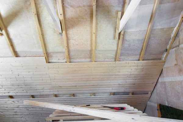 Отделка мансарды вагонкой изнутри своими руками: Пошаговая инструкция +Видео