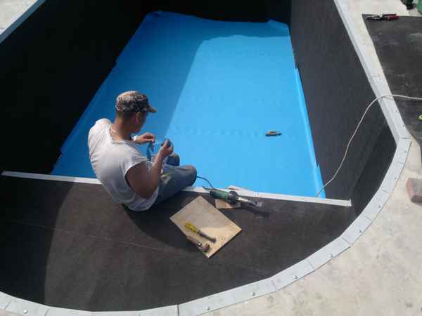 Гидроизоляция бассейна изнутри своими руками жидкой резиной: Технология и Пошаговая инструкция +Фото и Видео