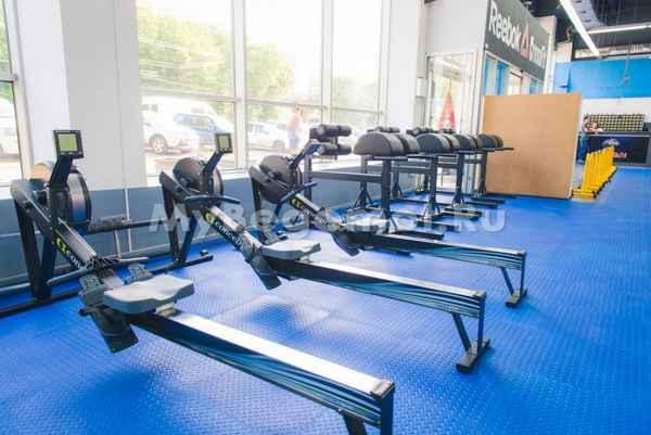 Напольное покрытие для спортивного или тренажерного зала: Варианты +Фото и Видео