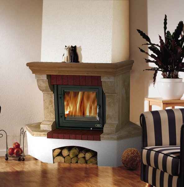 Выбираем дровяные камины для дачи и загородного дома