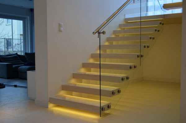 Особенности устройства консольных лестниц: Материалы для изготовления +Фото и Видео