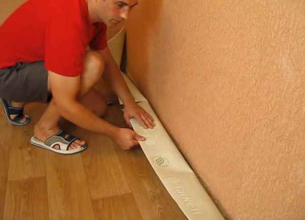 Новый линолеум постелить на старый? На что стоит обратить внимание перед тем как приступить к укладкеСоветы +Видео