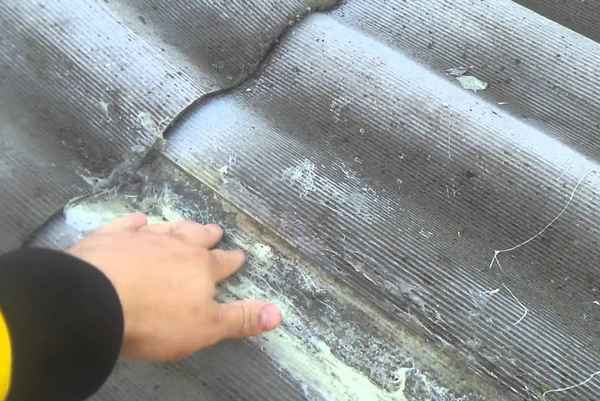 Ремонт шифера: чем заделать трещину на крыше своими руками (8 способов)