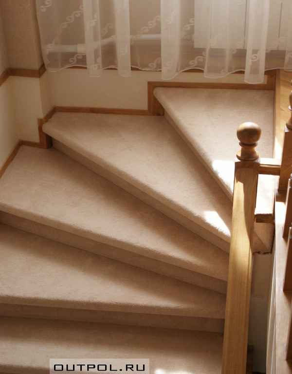 Четыре способа обшить лестницу ковролином своими руками +Видео