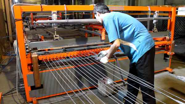 Изготовление сварной сетки на станках: Обзор +Видео