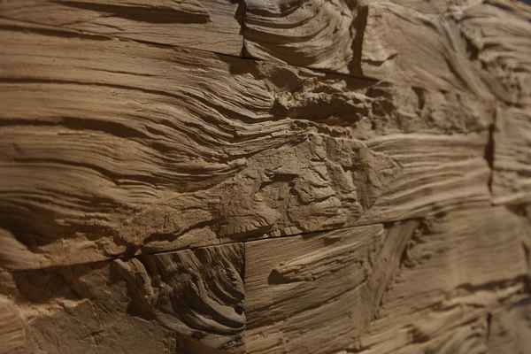 Искусственный камень под деревья