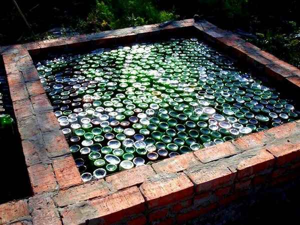 Как выполнить утепление пола стеклянными бутылками