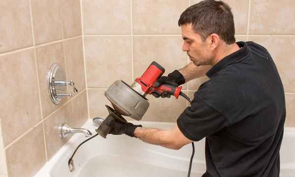 Когда требуется ремонт сантехники: Особенности ремонта своими руками +Видео