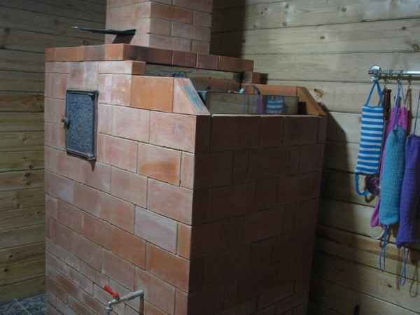 Дровяные печи для бани с баком для воды: стальные, кирпичные, сделанные своими руками
