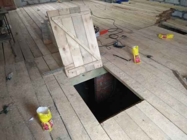 Как сделать подпольный деревянный люк в доме с крышкой? Пошаговая инструкция +Фото и Видео идеи