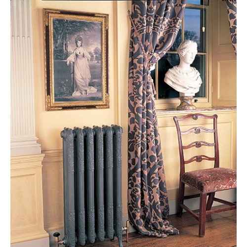 Чугунные ретро радиаторы отопления в интерьере